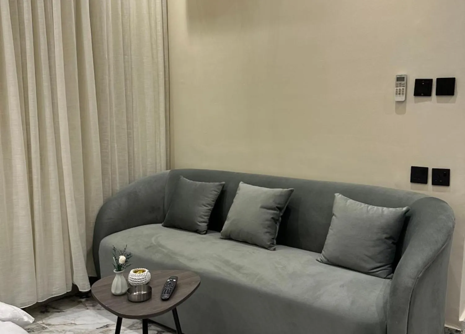 شقة استديو تصميم أنيق هادئ دخول ذاتي العقيق 6B Riyad