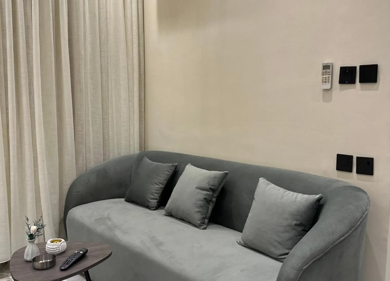 شقة استديو تصميم أنيق هادئ دخول ذاتي العقيق 6B Riyad Appartement